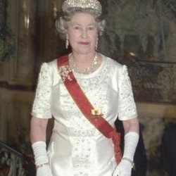 Queen_Elizabeth_II_State_Visit_to_Germany_1992.jpg